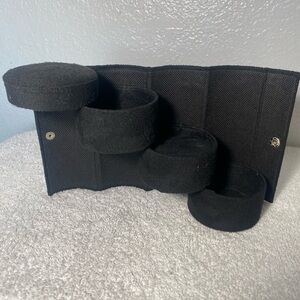 NWOT Traveleright round snap travel jewelry case
